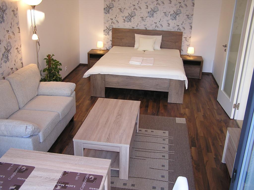 Gonda Apartments Hradec Králové Eksteriør bilde